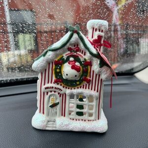 Hello Kitty Christmas Ceramic house